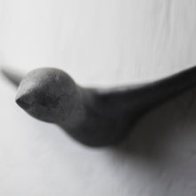 Laden Sie das Bild in den Galerie-Viewer, Beton Wandhaken - Schwarz
