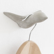Laden Sie das Bild in den Galerie-Viewer, Helle Wandhaken für Garten, Badezimmer oder in den vier Wänden, witterungsbeständig und ein Augenschmaus.