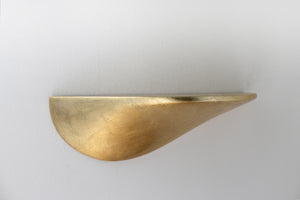 Wandregal aus Beton mittel - gold